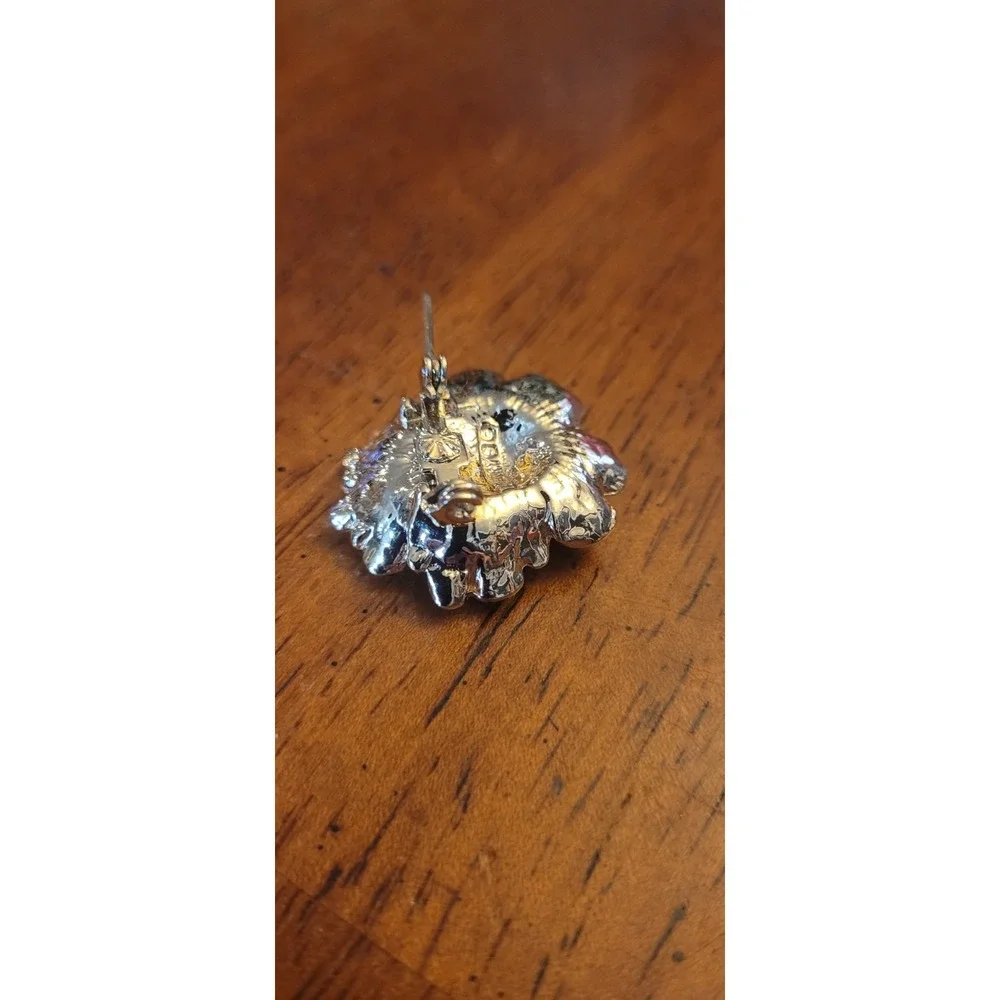 vintage gold tone flower brooch by Gerry
